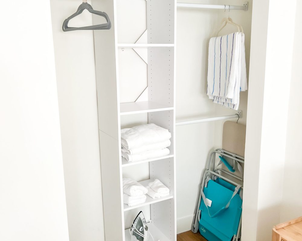 Renovated Standard Room with kitchenette and TV at Tiana Beach Inn Hollywood Beach